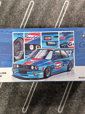 Demon King Auto BMW E30 M3 1/64 Gulf Livery με ανοιγόμενα καινούργιο