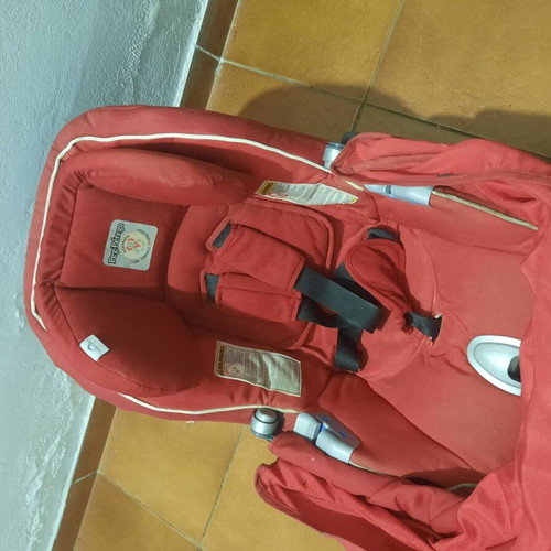 Peg Perego Primo Viaggio Tri-Fix car seat with ISOFIX base 0+1, red