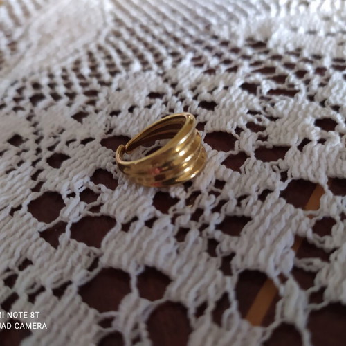Cavaliere ring like new, openable, gold-colored steel