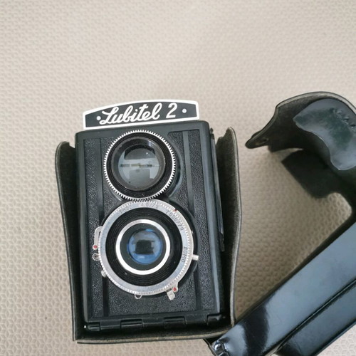 Lubitel 2 camera used with damages and broken base