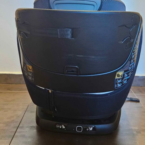 Maxi Cosi Axissfix Plus car seat used 0-18 kg with 360° rotation