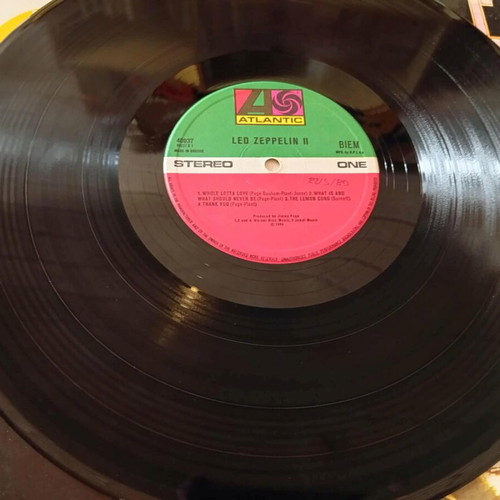 Led Zeppelin II vinyl record, rock