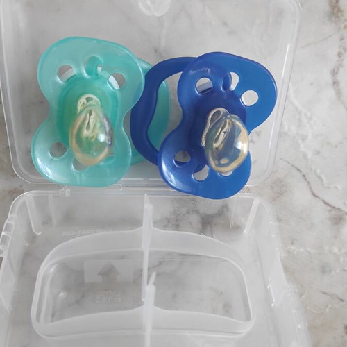 Dr Brown's Pacifier 0-6 Months with Case like new