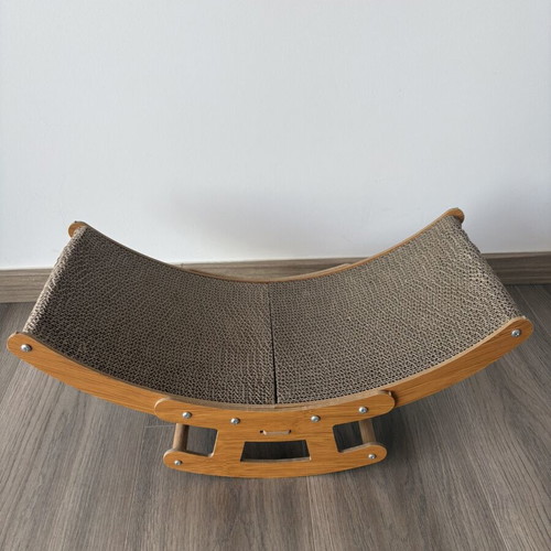 Cat Scratching Bed Like New, Wooden Brown