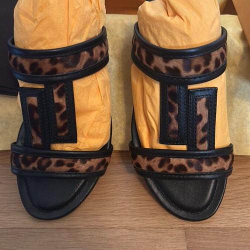 Tod’s sandals size 36 new, black leather with calfhide