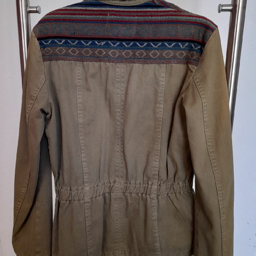 Jacket kapartinas olive new, with shoulder details, size XS