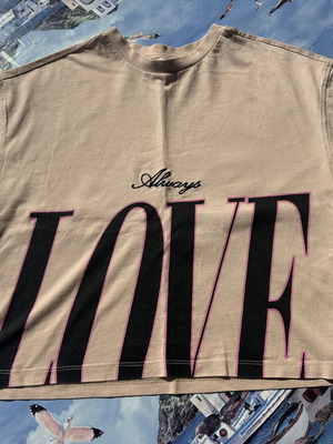 River Island Cropped T-shirt like new, beige with slogan, size 152 cm