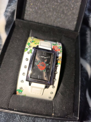 Ed Hardy Temptress women's watch used with leather strap