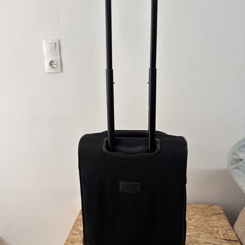 Cabin suitcase almost like new, large capacity, black 51x36cm