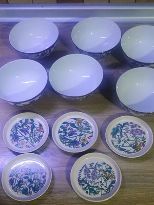Set of 6 vintage bowls and 5 small plates