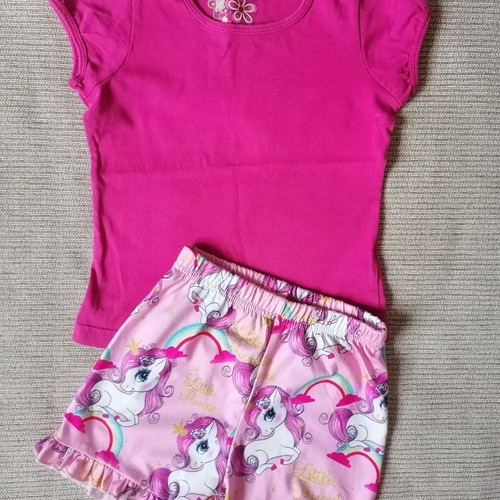 Girls' set for 2 years: shorts and two tops