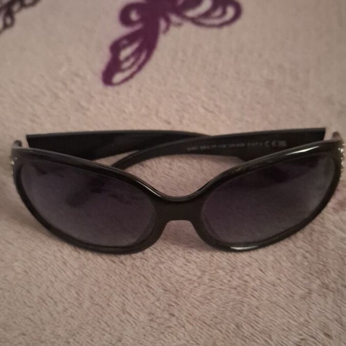 Women's fashion sunglasses new, black with zircon and engraving