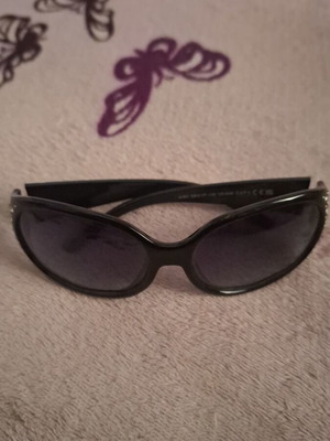 Women's fashion sunglasses new, black with zircon and engraving