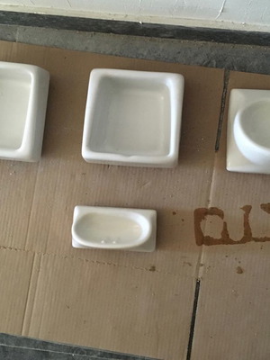 Αξεσουάρ μπάνιου πορσελάνινα καινούργια, πακέτο 4 τεμαχίων λευκά