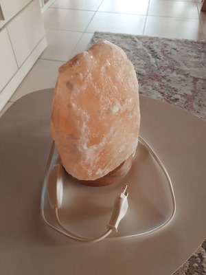 Himalayan Salt Lamp with Suko Plug and On/Off Switch like new