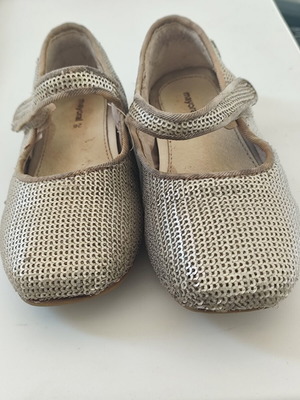 Mayoral ballerinas size 26 used, good condition