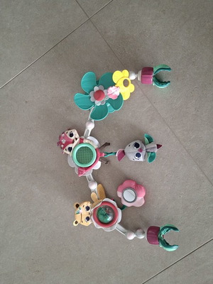 Tiny Love stroller garland like new with 3 toys for babies up to 9 months