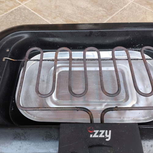 Izzy electric grill like new