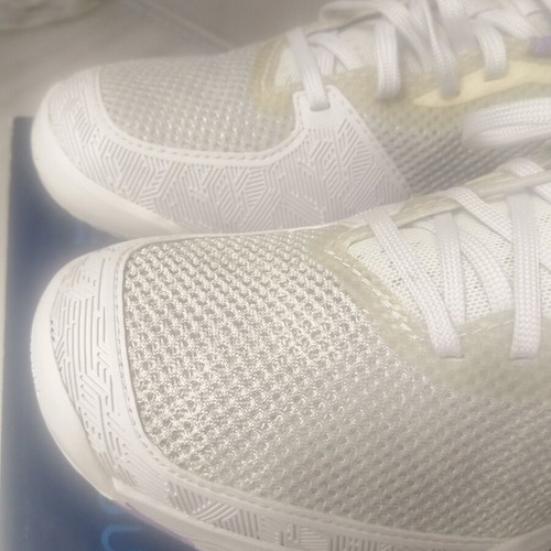 Babolat tennis shoes new, size 38.5, white and pink