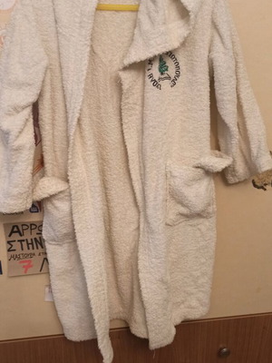 Children's bathrobe with hood and belt like new, size 8