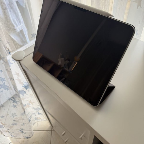 iPad Pro M5 13 with Magic Apple Keyboard, Apple Pencil Pro, Nomad folio case, tempered glass