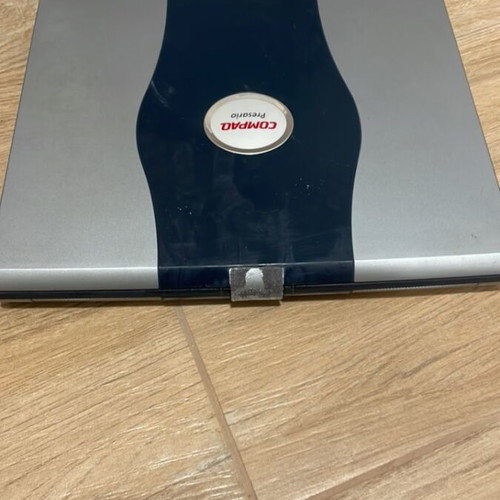 Compaq Presario 1700 laptop μεταχειρισμένο, με floppy disk drive και φορτιστή