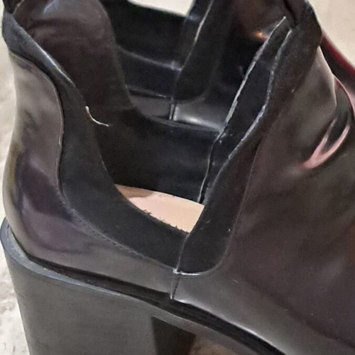 Zara black ankle boots like new, size 39, PU material
