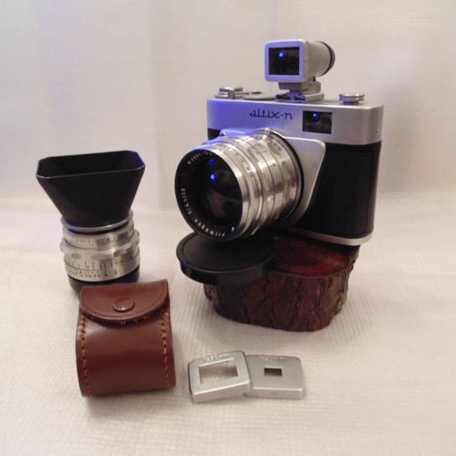 Altix-n 1960 camera used with 2 lenses and accessories