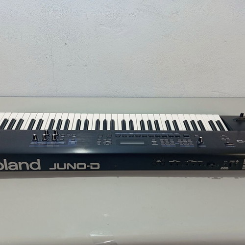 Roland JUNO-D Synthesizer like new