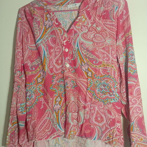 Shirt used, pink with summer paisley pattern, sizes S-M