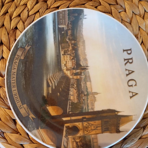 Decorative plate for wall new, 19 cm diameter, with four holes