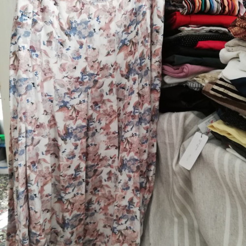 Floral Pleated Long Skirt size 42, like new, pink multicolor