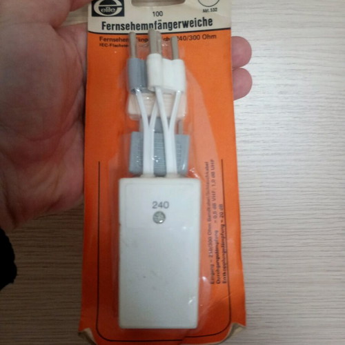 TV accessory antenna splitter vintage, new
