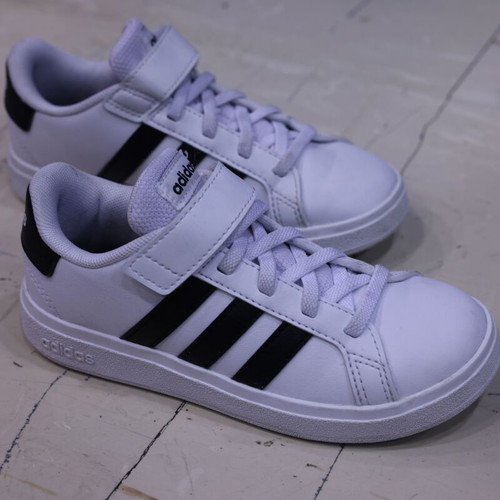 Adidas Kids Sneakers Size 30 White Black New