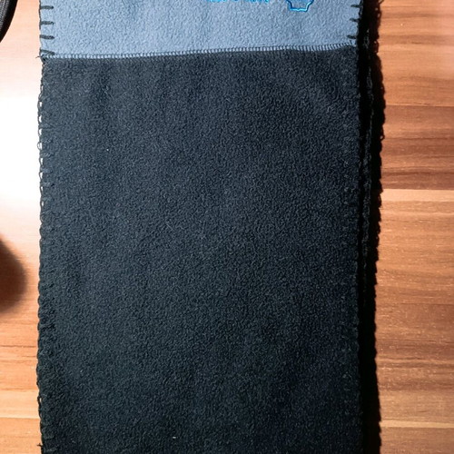 Shell scarf like new, black and gray