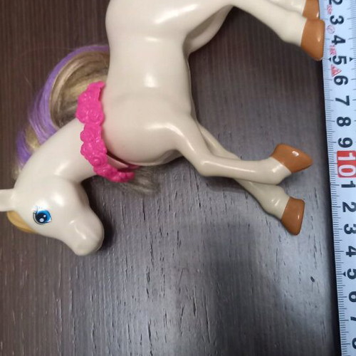 Barbie horse like new