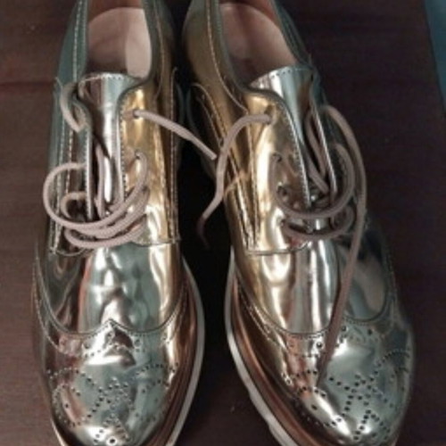 Oxford women's shoes like new with high double platform and brogue design