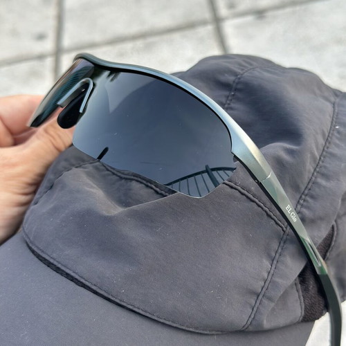 El Gio sunglasses new with box Italy design