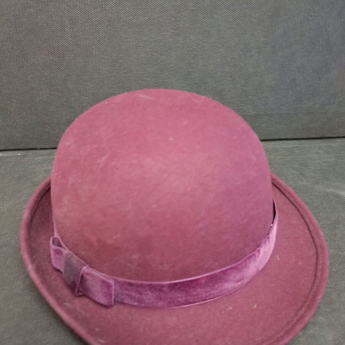 Hat used red women's felt with velvet ribbon