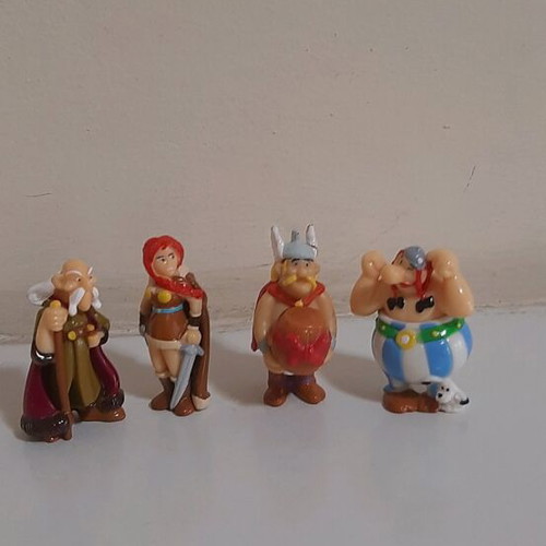 Asterix and Obelix figures set of 4 like new
