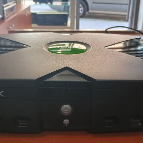 Xbox Original console like new with controller and cables