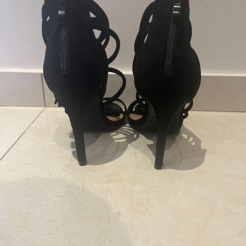 Black suede sandals with removable tassels like new