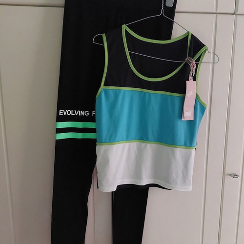 Set blouse with wide straps and leggings new, black and green