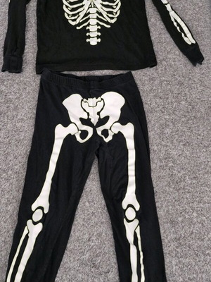 Παιδικές πυτζάμες H&M με σκελετό σαν καινούργιες, μέγεθος 8–10, μαύρες