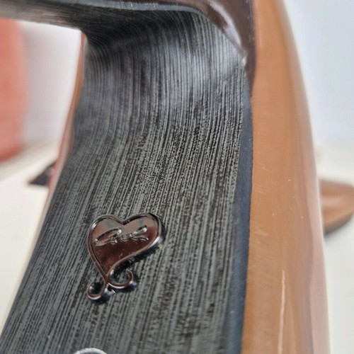 Axel patent leather pump used, beige with brown strap
