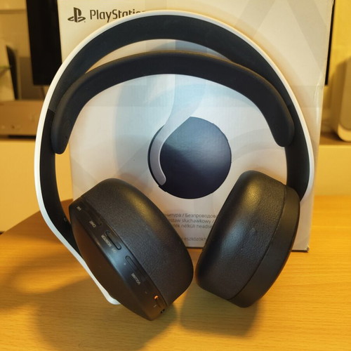 Sony PlayStation Pulse 3D Wireless Headset like new with box