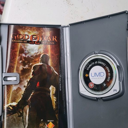 God of War Platinum PSP game used with manual