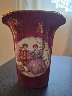 Vintage Royal Crown porcelain vases set of 2 used, 14cm