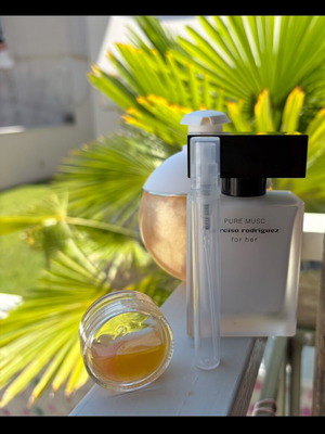Narciso Rodriguez Pure Musc for Her Eau de Parfum set with Jadore body oil gift
