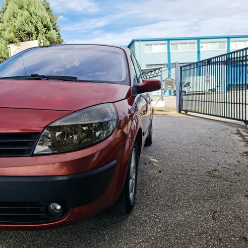 Renault Scenic 1600cc automatic gas used, excellent condition